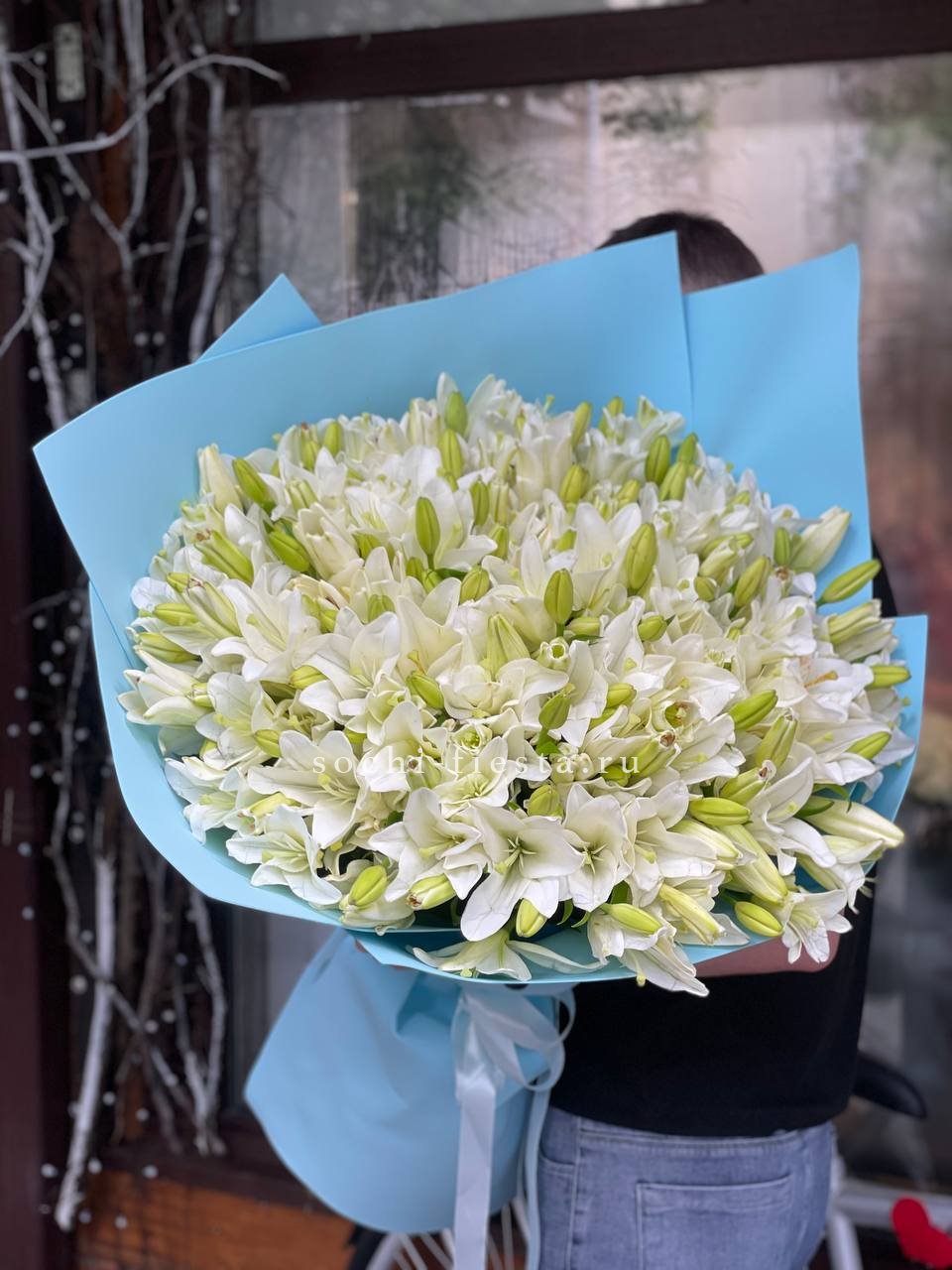 51 лилия в оформлении в Нижнем Новгороде