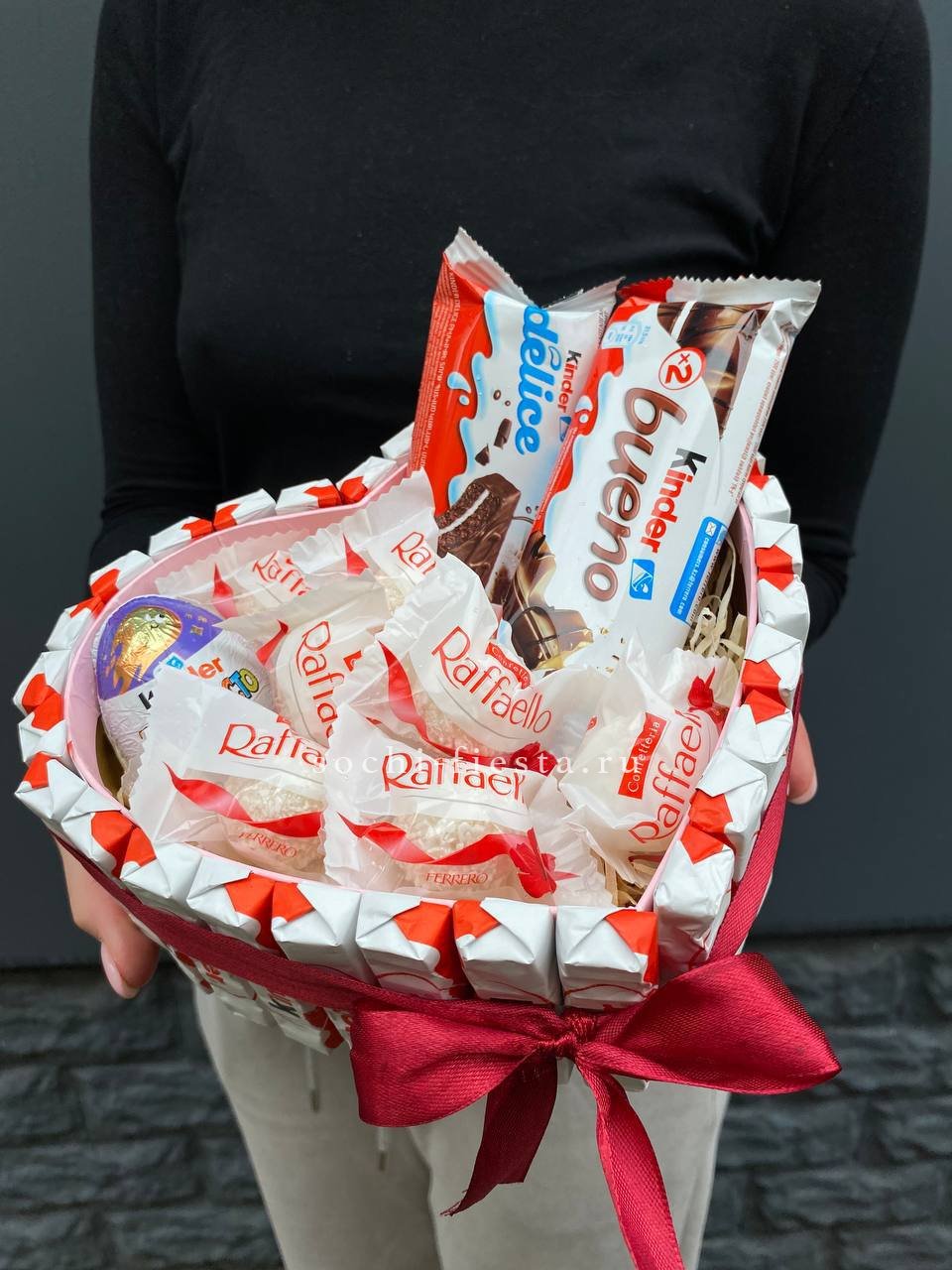 Подарочный набор сердце с Киндерами и Рафаэлло в Нижнем Новгороде