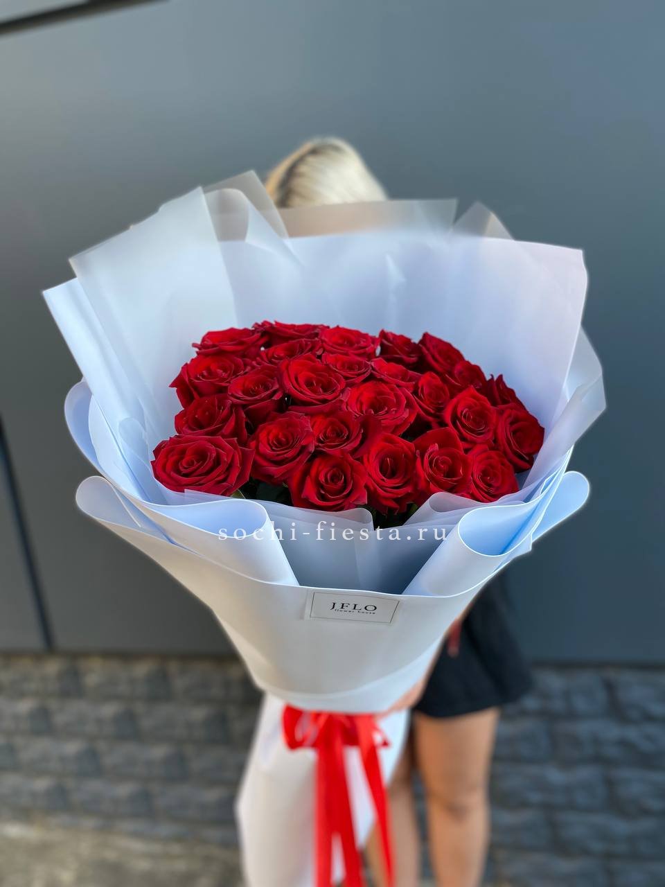 25 высоких роз  в Нижнем Новгороде