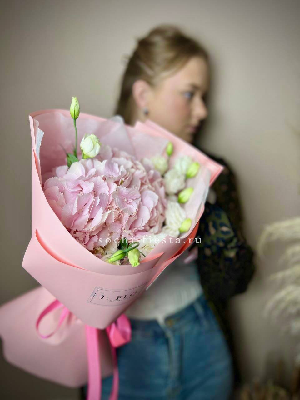 Букет с гортензией №2 в Нижнем Новгороде