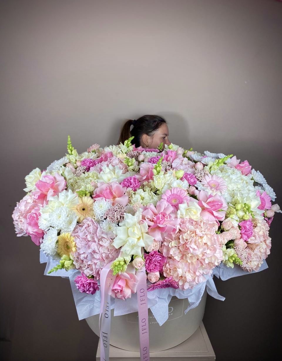 Корзина цветов «Rainbow» в Нижнем Новгороде