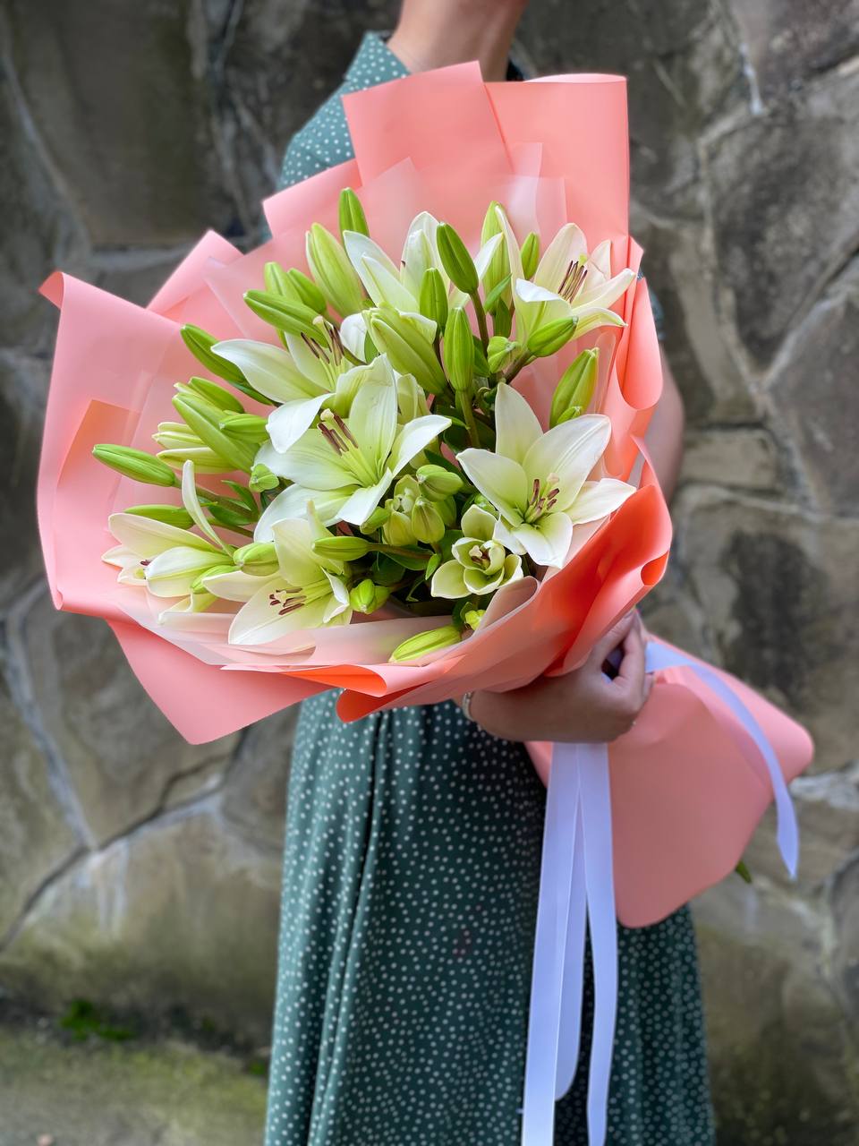Букет из 7 белых лилий в Нижнем Новгороде