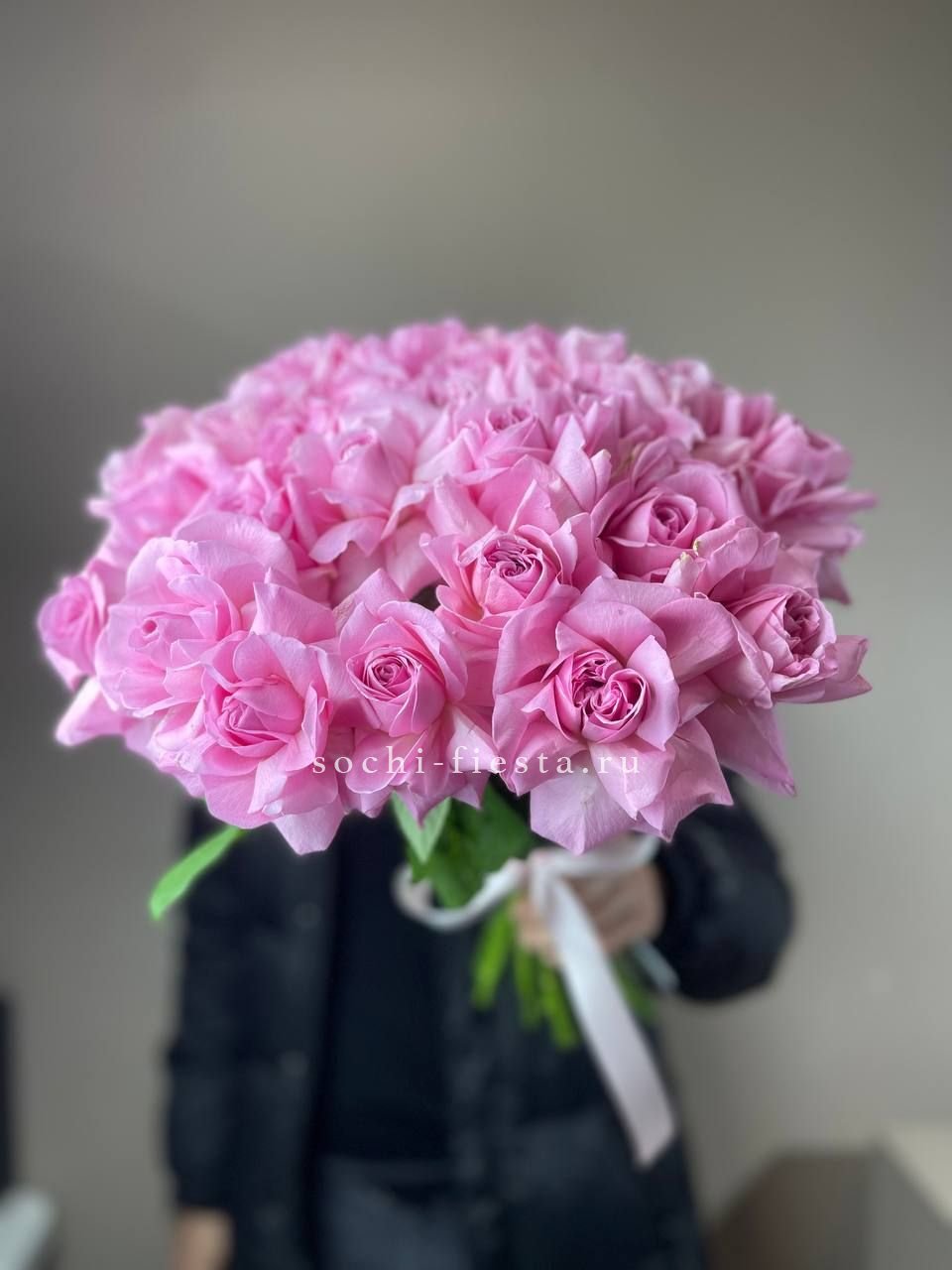 25 розовых французских роз в Нижнем Новгороде