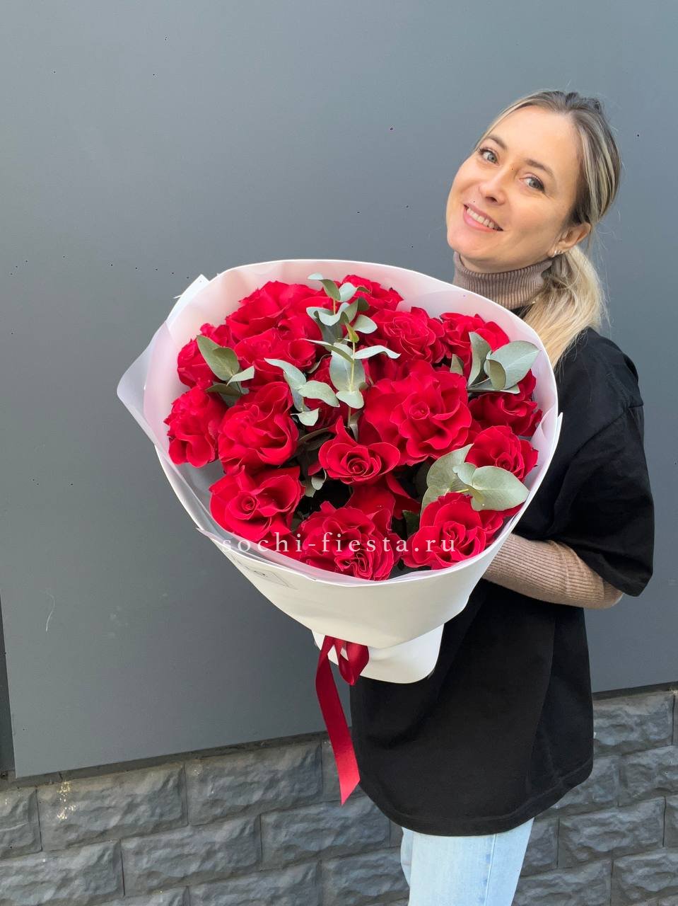 17 Красных французских роз в Нижнем Новгороде