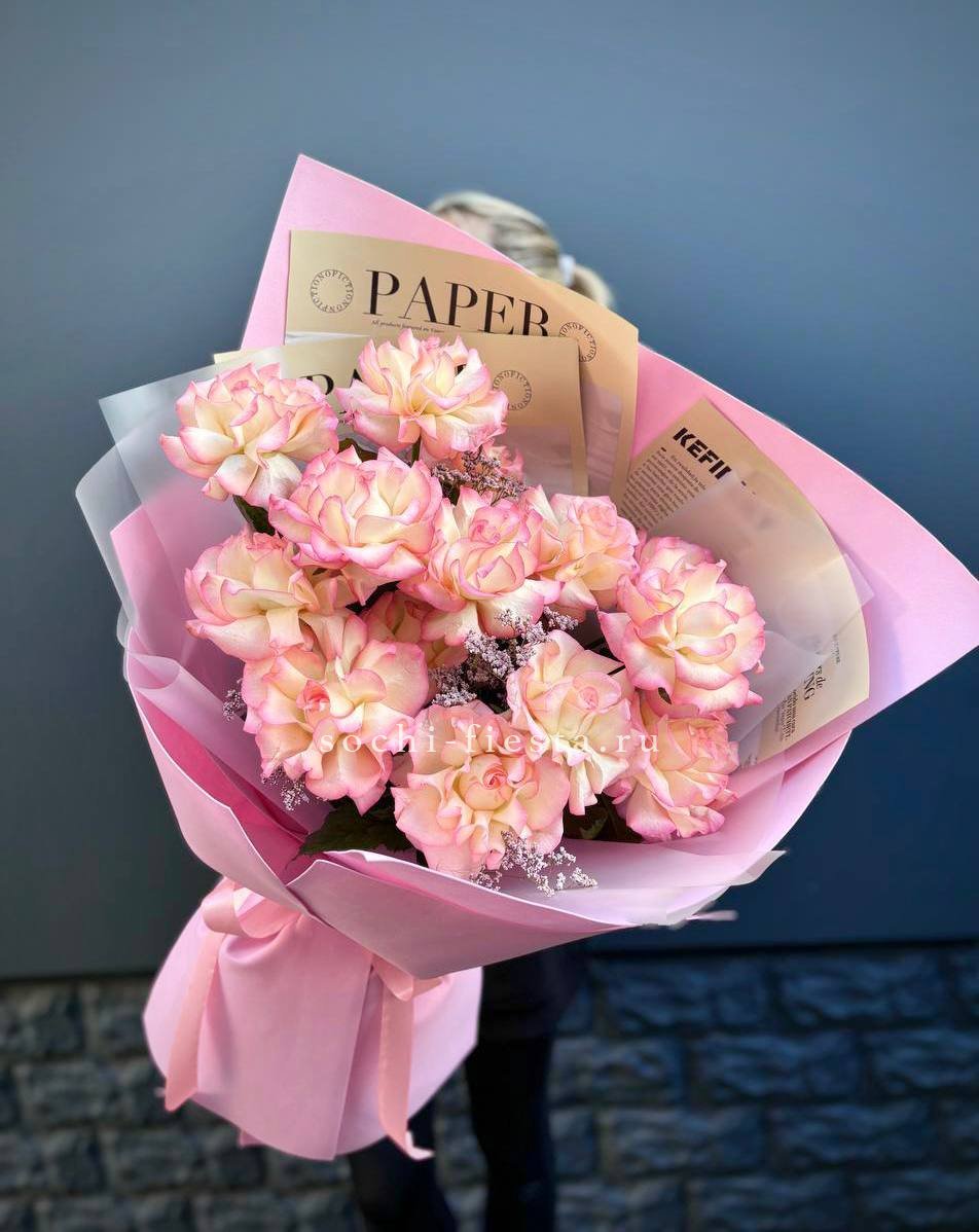 15 французских роз "Джумилия" с доставкой в Нижнем Новгороде