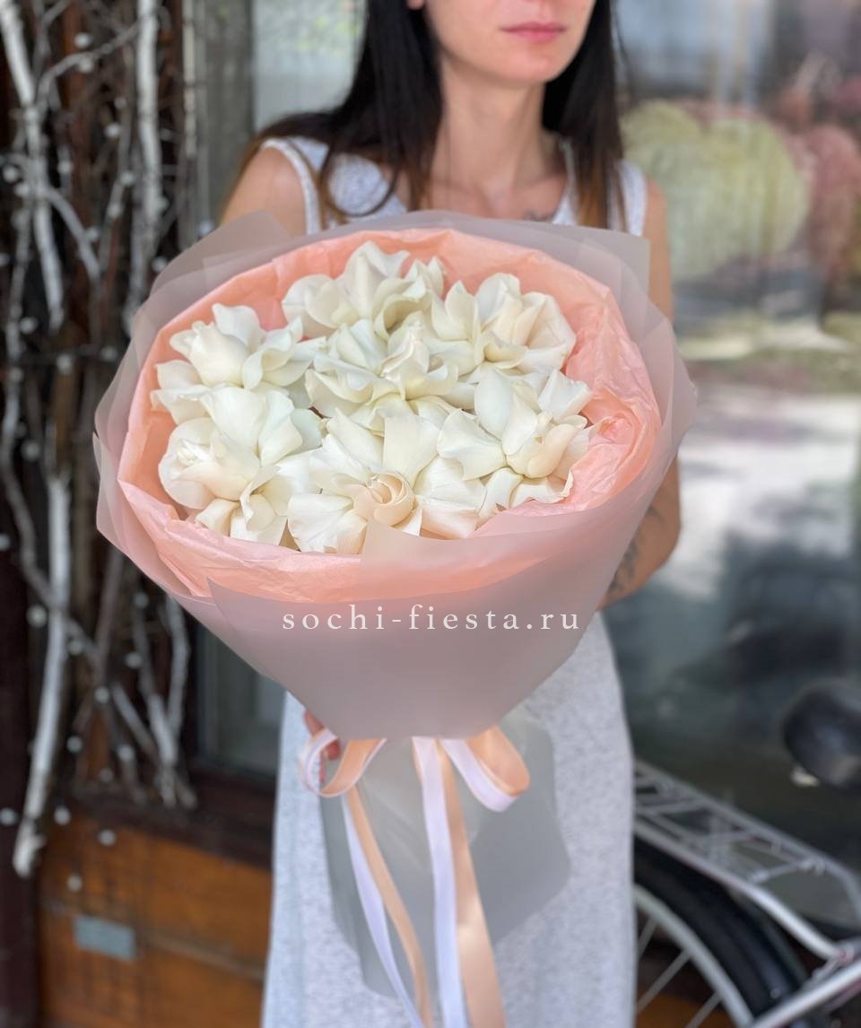 7 Белых французских роз в Нижнем Новгороде