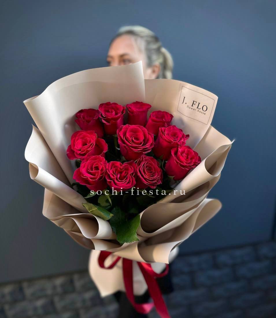 Букет красных роз "Naomi" с доставкой в Нижнем Новгороде