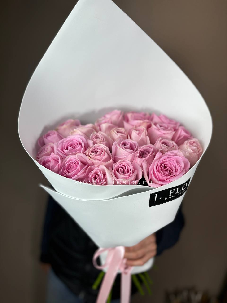 25 розовых роз в Нижнем Новгороде