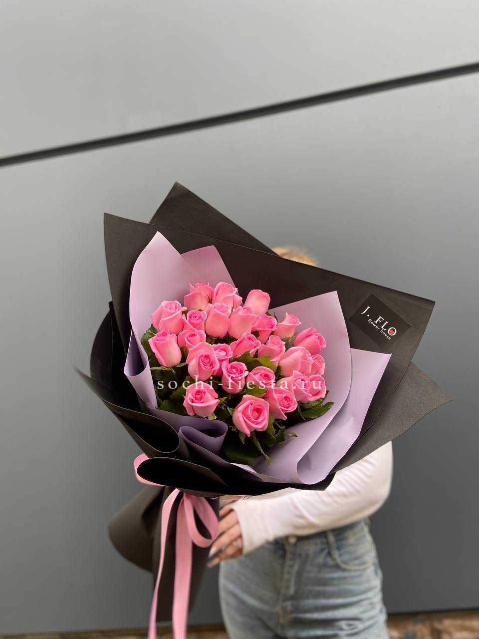 19 розовых роз BLVCK в Нижнем Новгороде