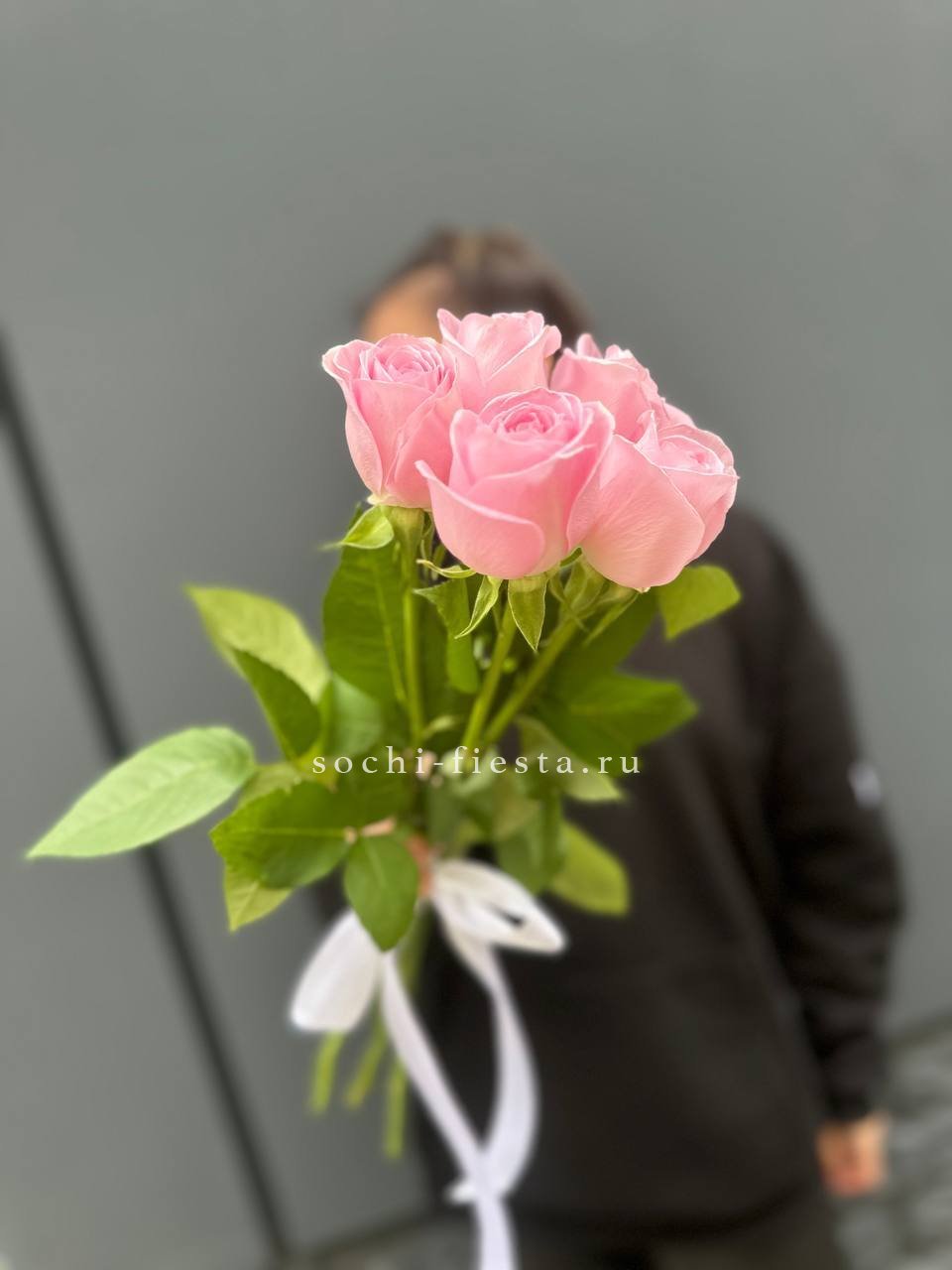 Букет 5 розовых роз  в Нижнем Новгороде