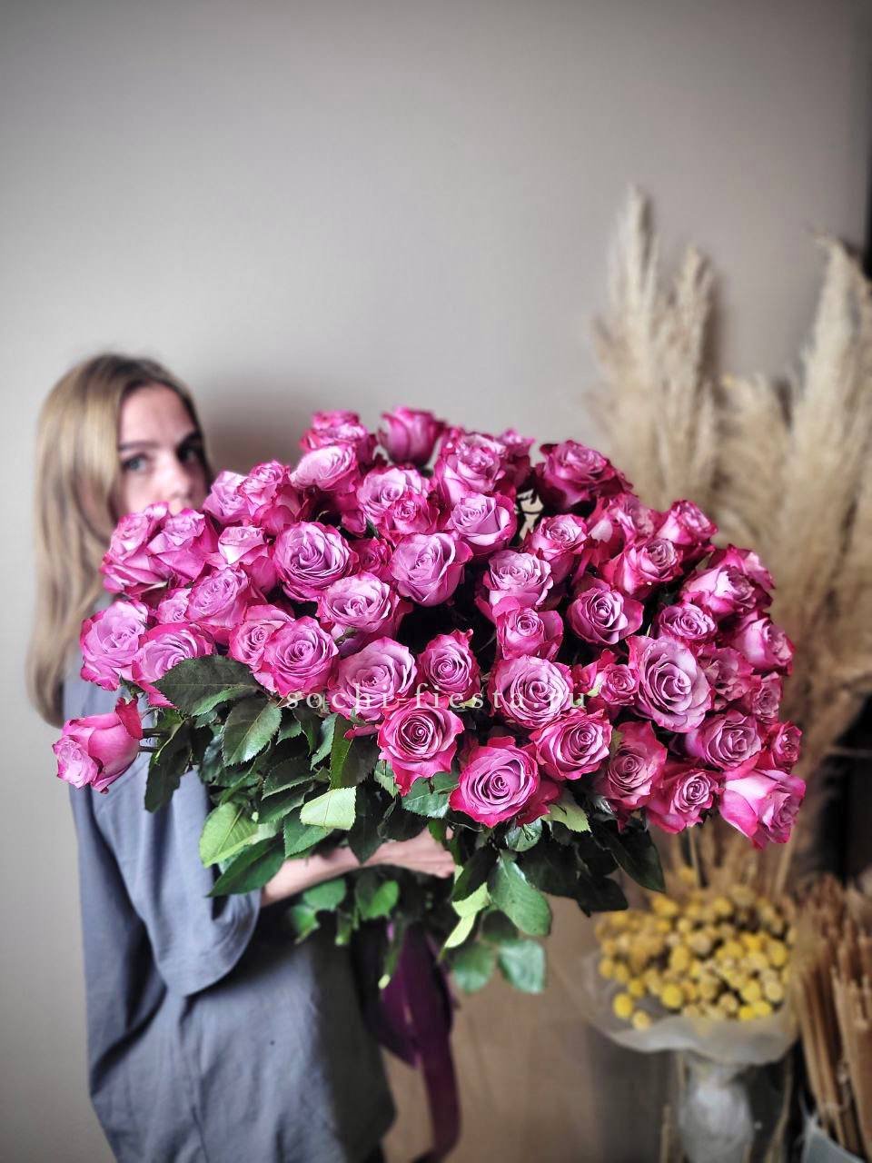 Охапка высоких роз Deep Purple в Нижнем Новгороде