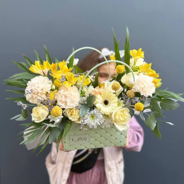 Сумочка с розами "Эпиа" в Сириусе