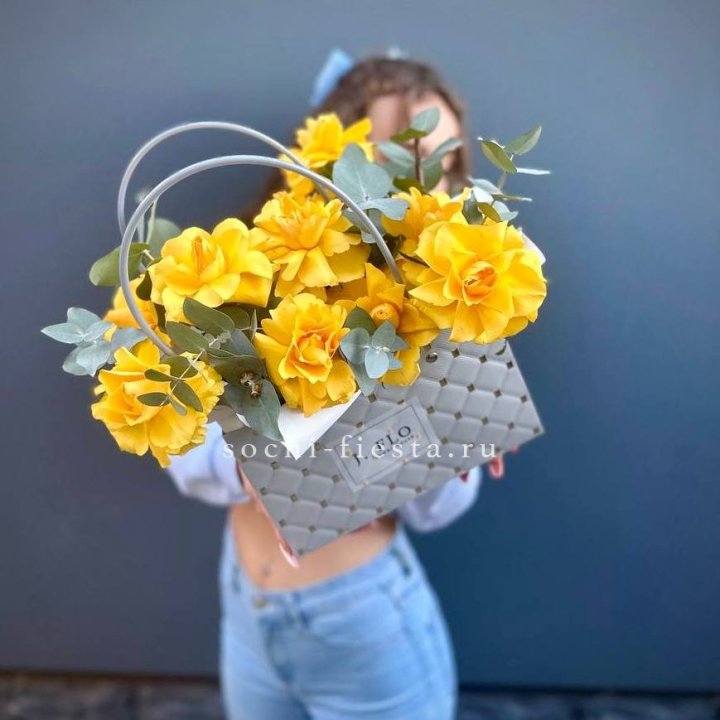 Сумочка с розами "Эдель" в Сириусе