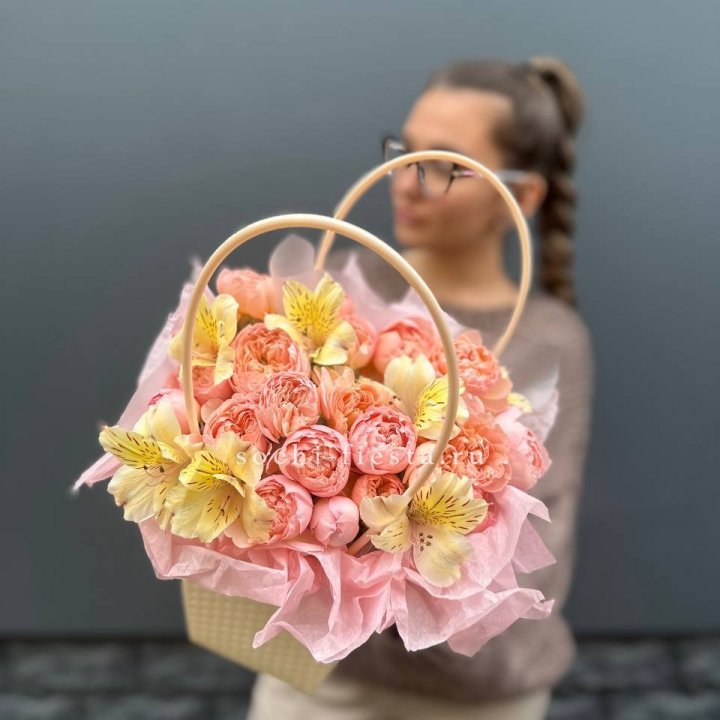 Сумочка "Фарфала" в Сириусе