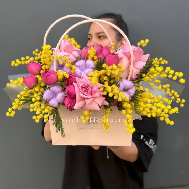 Сумочка мимозы и роз "Примавера" в Сириусе