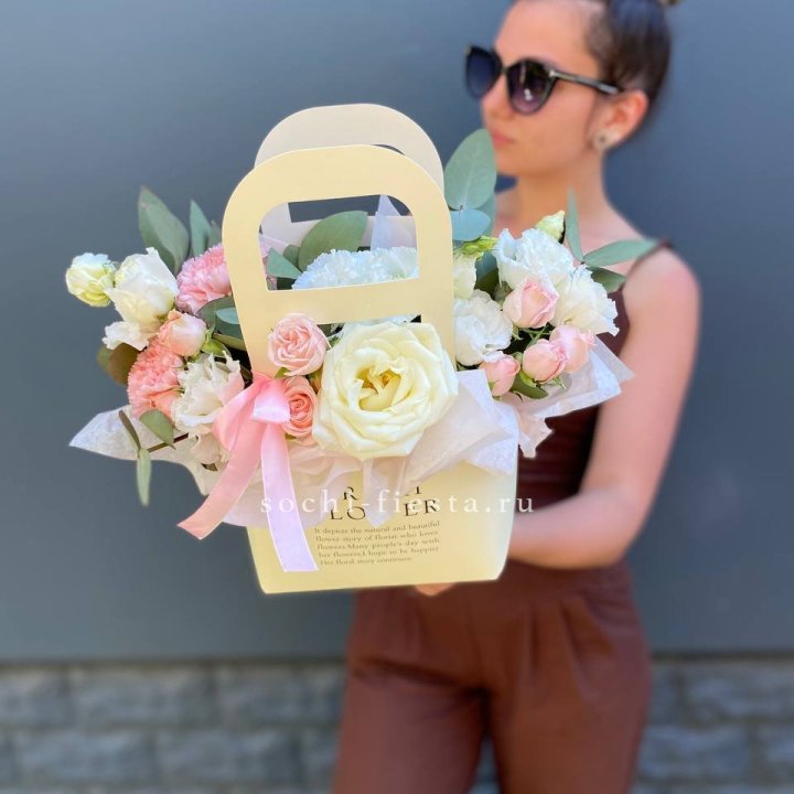 Цветочная сумочка "Рафаэль" в Сириусе