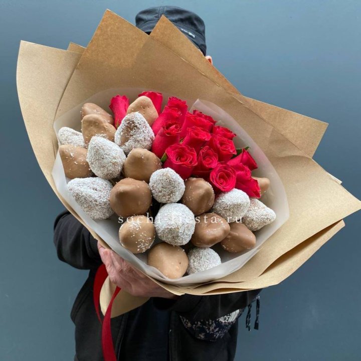 Розы и клубника в шоколаде Мерси в Сириусе