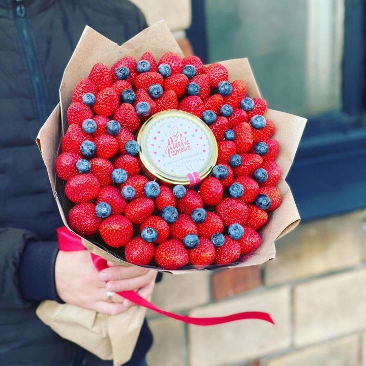 "Клубника и мёд" в Нижнем Новгороде