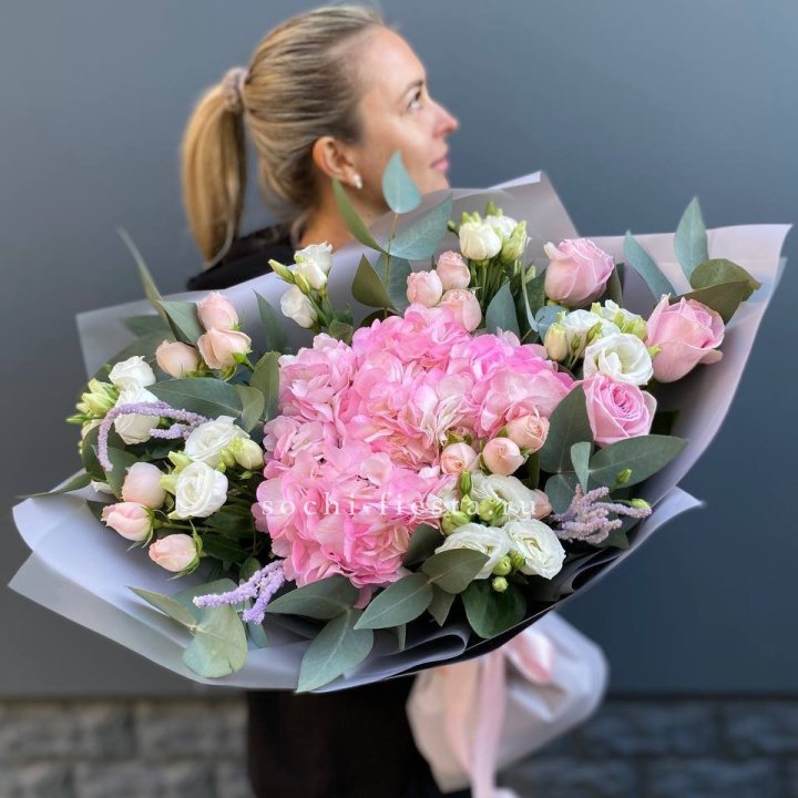 Дизайнерский букет "Кристал" в Сириусе