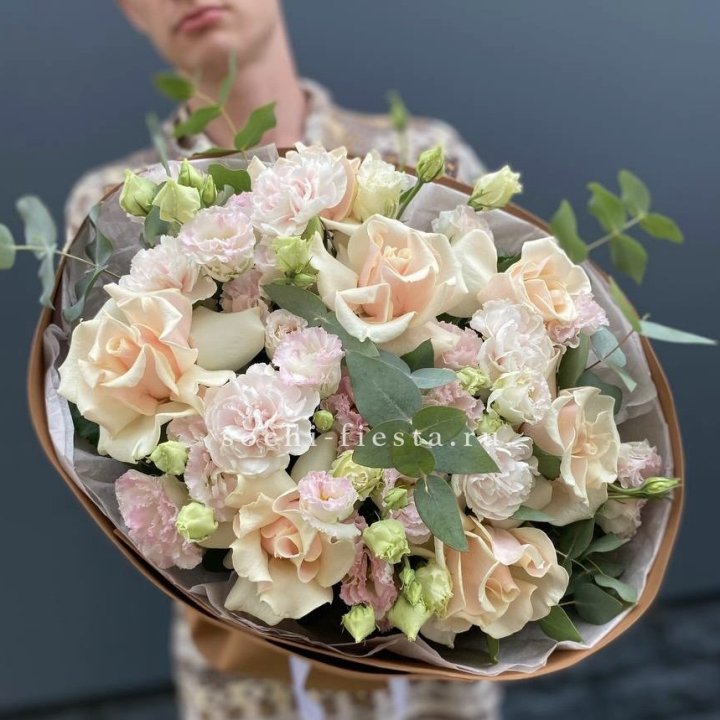  Букет кремовых роз "Мокко" в Сириусе