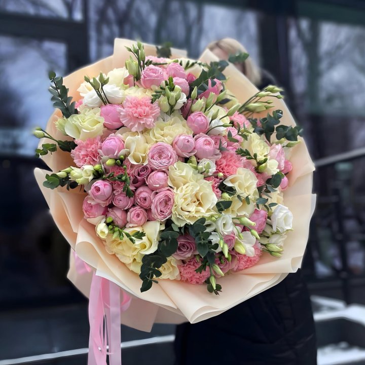 Авторский букет "Кристин" с доставкой в Нижнем Новгороде