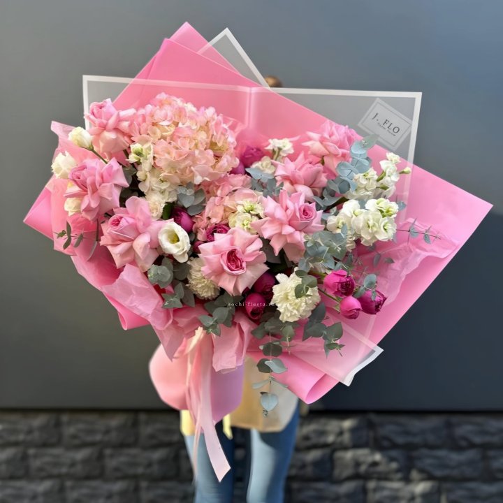 Дизайнерский букет №25 с доставкой в Нижнем Новгороде