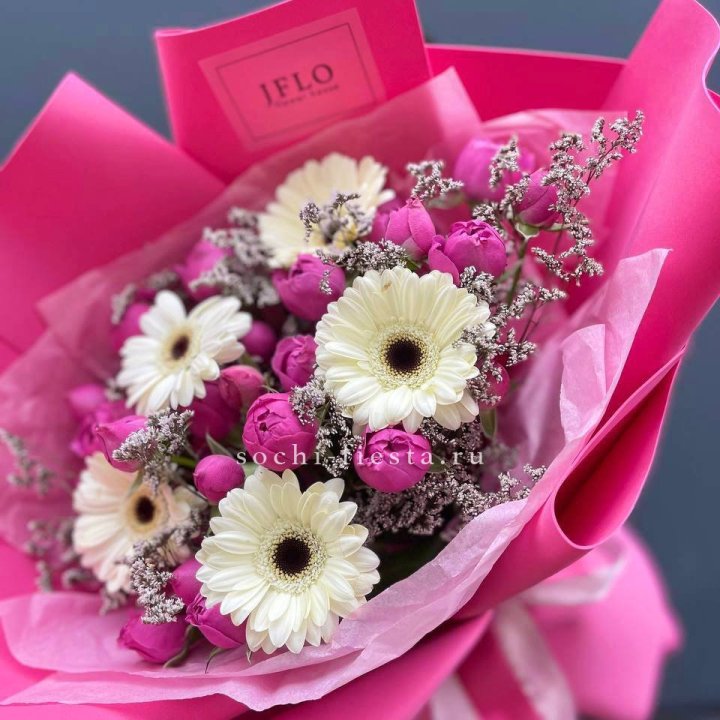 Букет гербер и мисти бабблс  в Сириусе