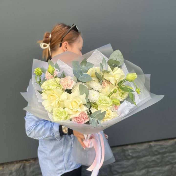  Букет  "Тонкая луна" в Сириусе