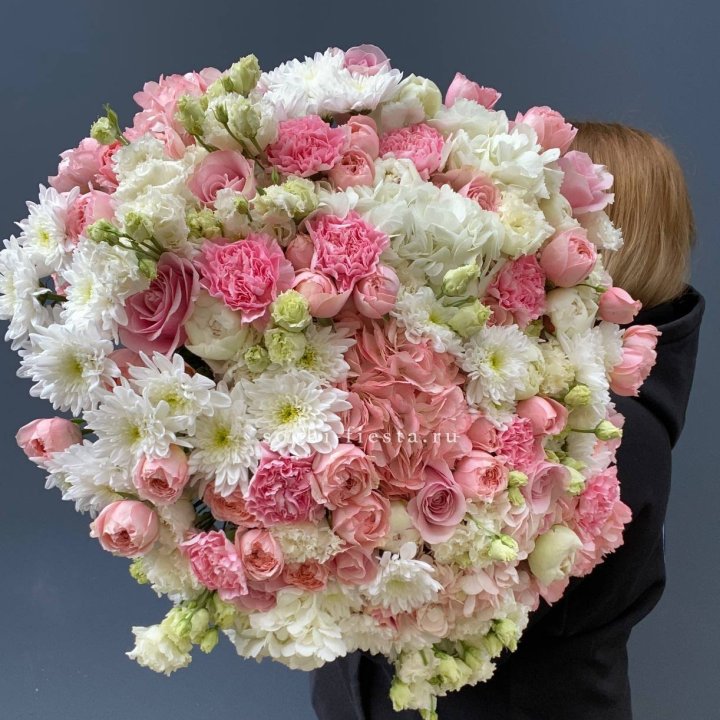  Букет  "Вау №1" в Сириусе