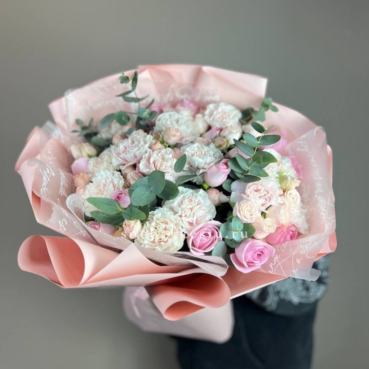  Букет  "Любовь в её глазах" в Сириусе