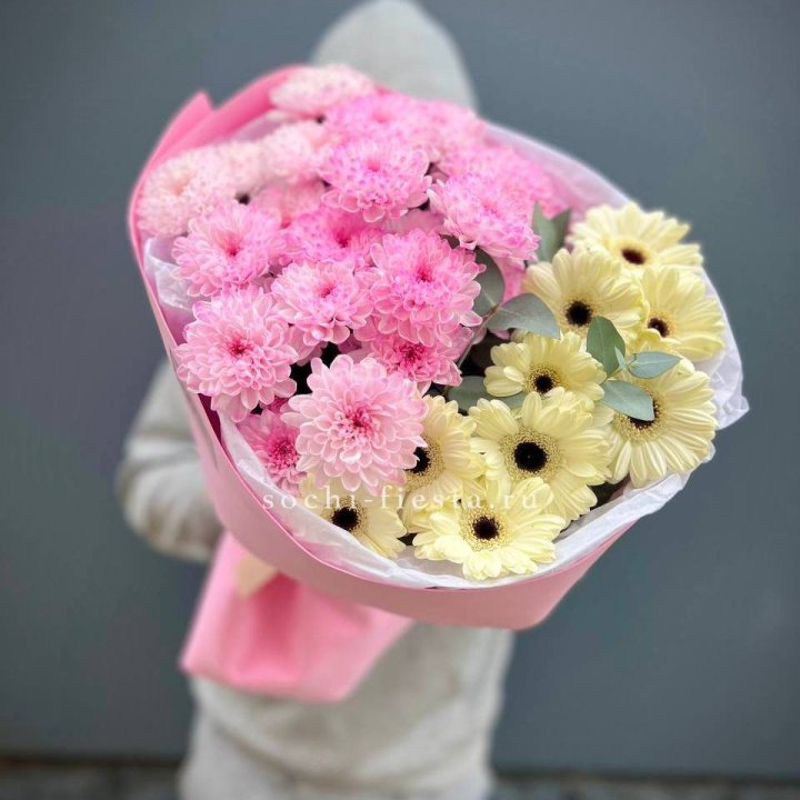 Дуо хризантем и гербер в Сириусе