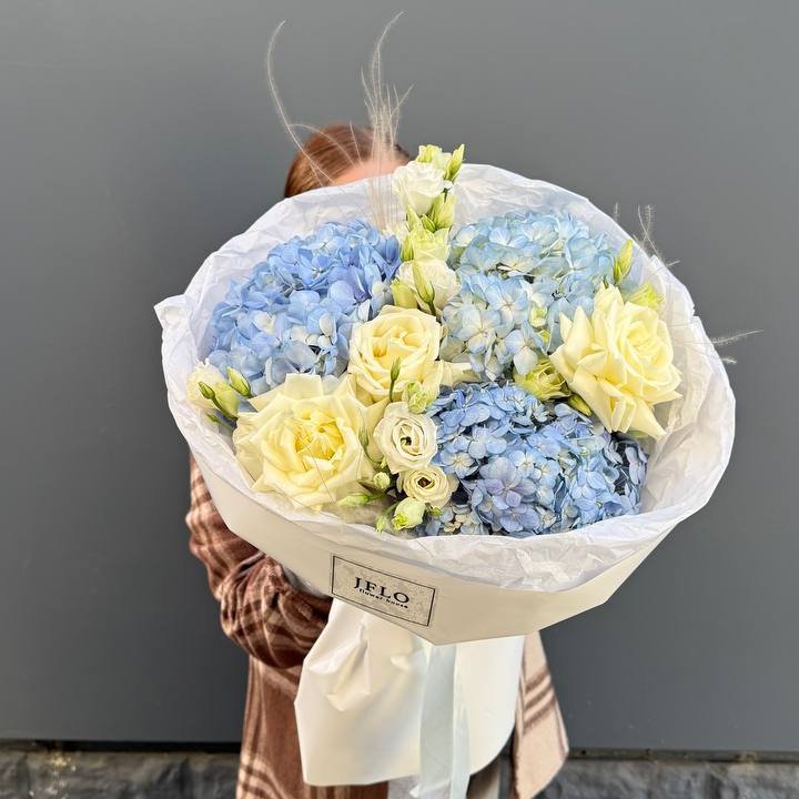 Букет "Глубина глаз" в Сириусе