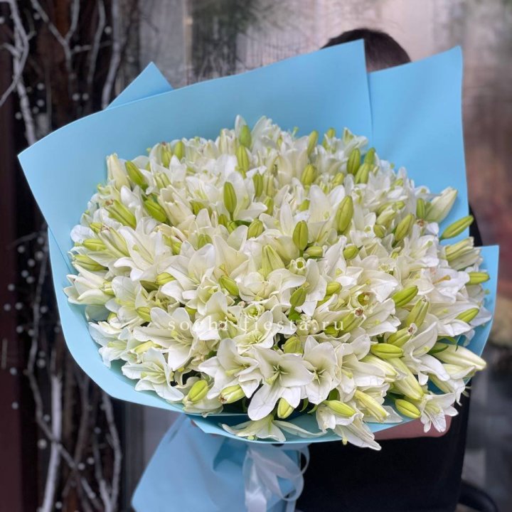 51 лилия в оформлении в Нижнем Новгороде