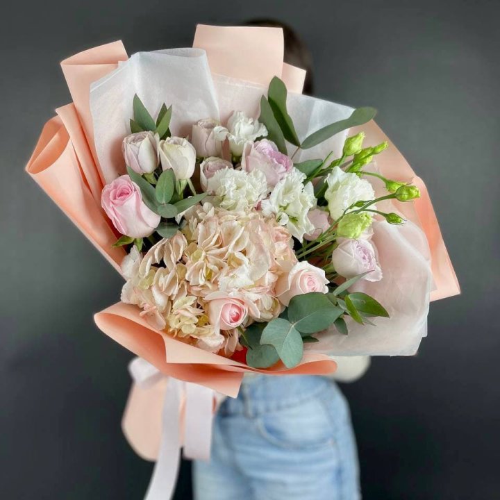 Букет с гортензией "Клодс" в Нижнем Новгороде