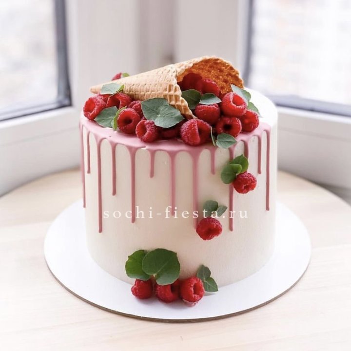 Торт "Ягодный" в Сириусе