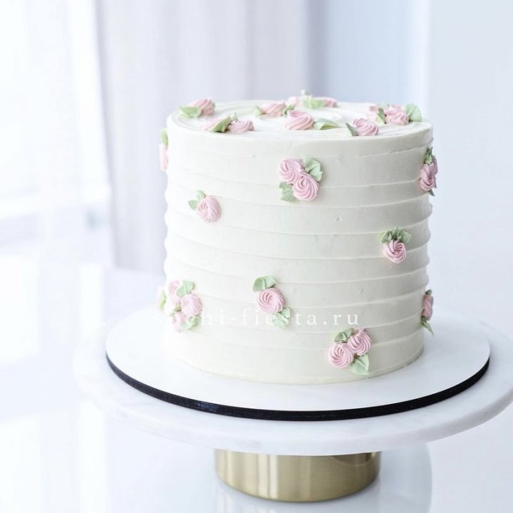 Торт "Розы в снегу" в Сириусе