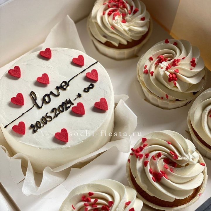 Капкейки и бенто-торт "Любимые" в Сириусе