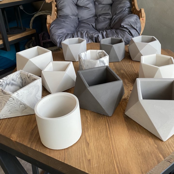 Дизайнерское кашпо в Сириусе