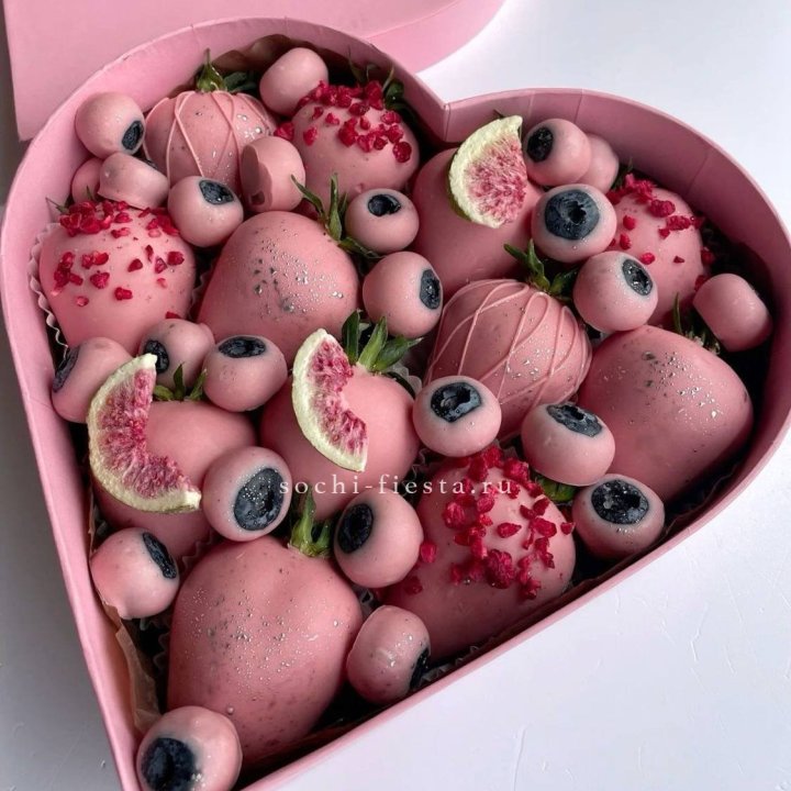 Клубника в шоколаде Сердце в Сириусе
