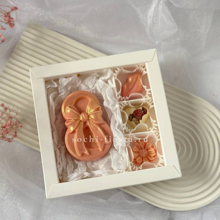 Конфеты из шоколада 8 Марта в Сириусе