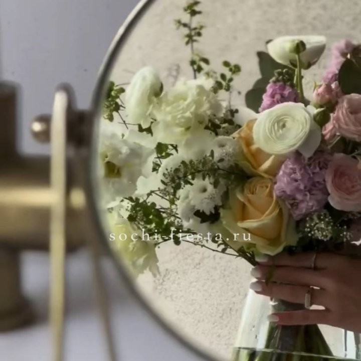 Цветочная подписка "Пакет средний" в Сириусе