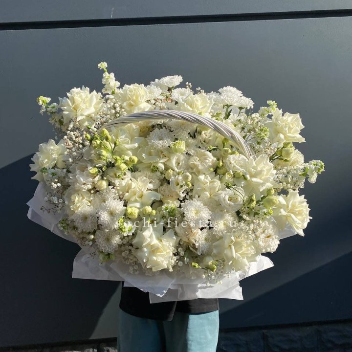 Корзина "Белоснежка" в Сириусе