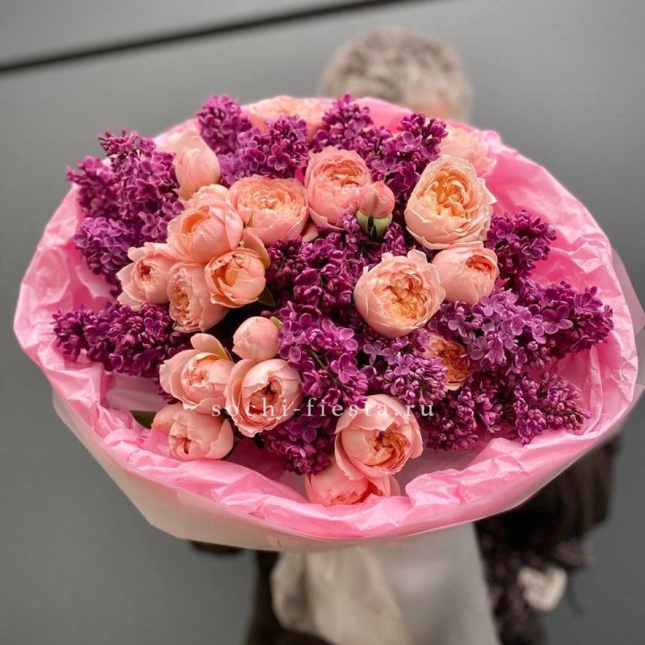  Дуо букет из кустовых роз и сирени в Сириусе