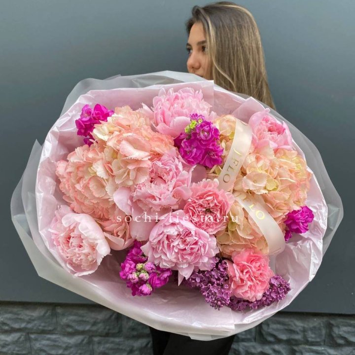  Букет "Фловер пионс" в Сириусе