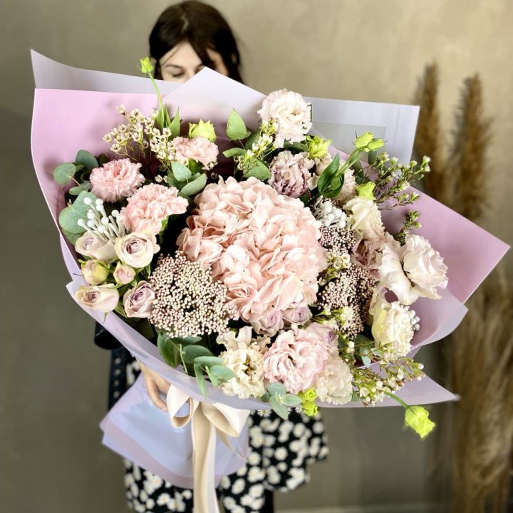 Дизайнерский букет "Трели кримс" в Сириусе