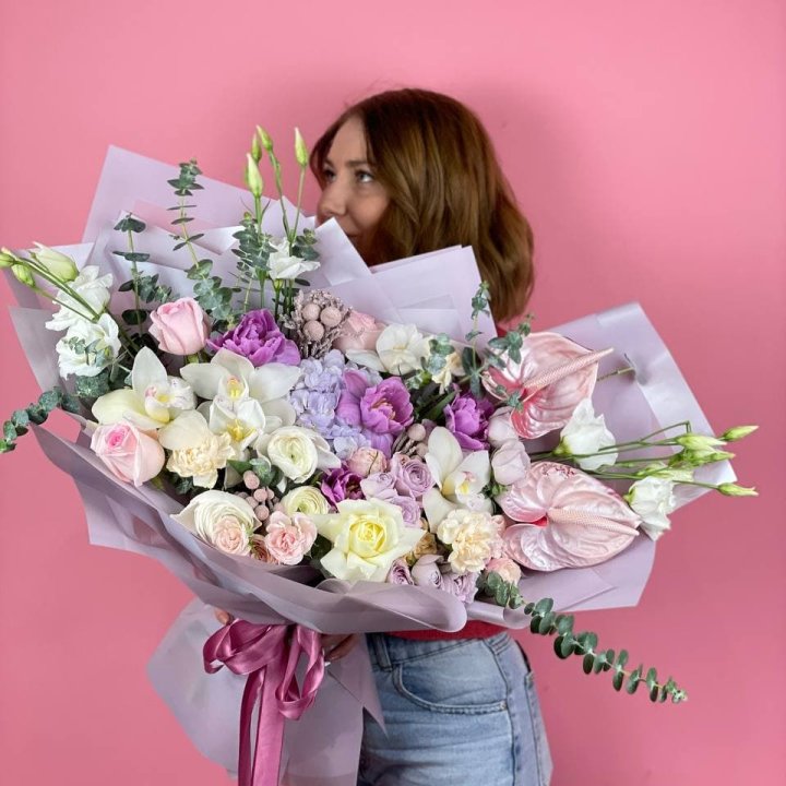 Дизайнерский букет "Вероника" в Сириусе