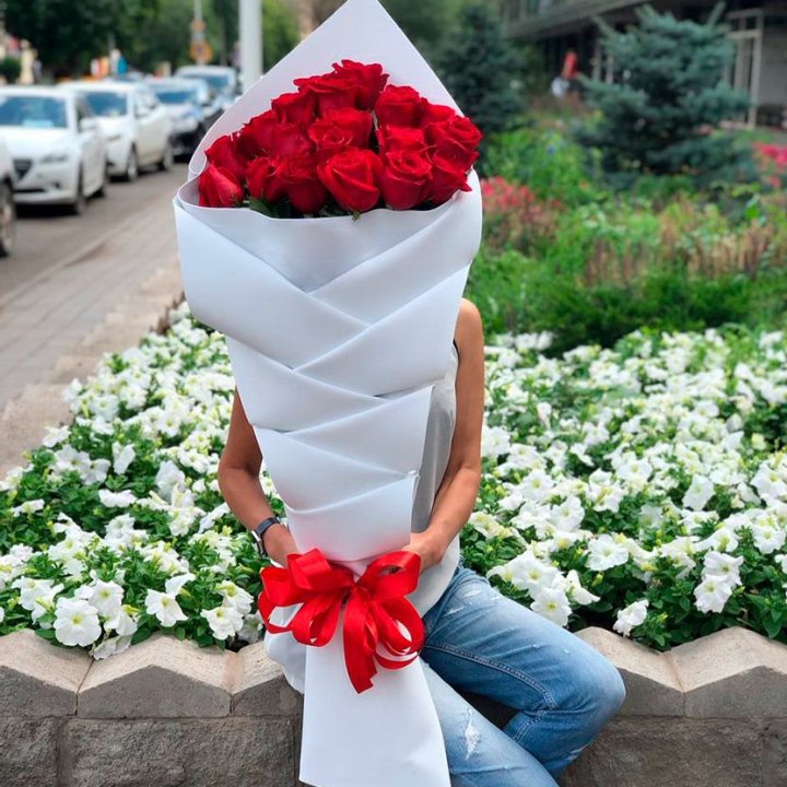 Высокие розы Кантри с доставкой в Нижнем Новгороде