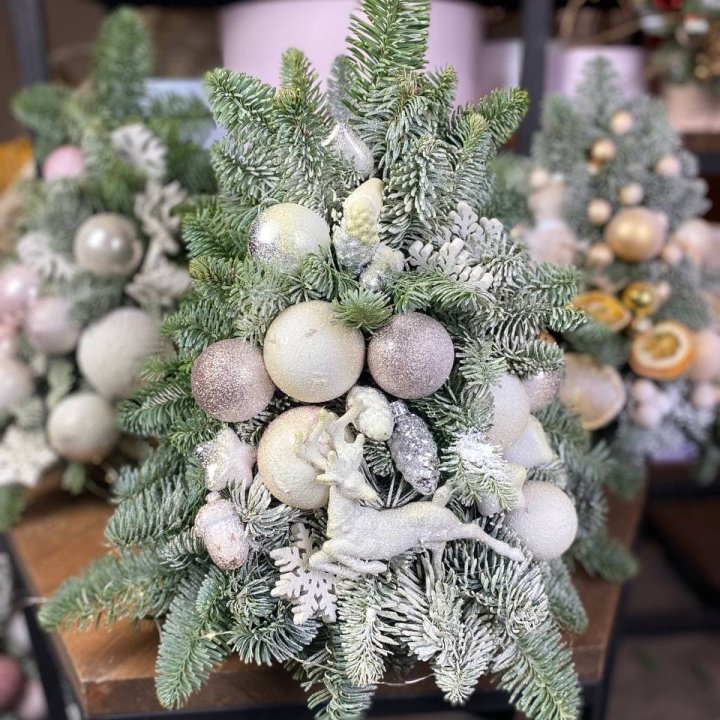 Ёлочка "Хепи крисмас" в Сириусе