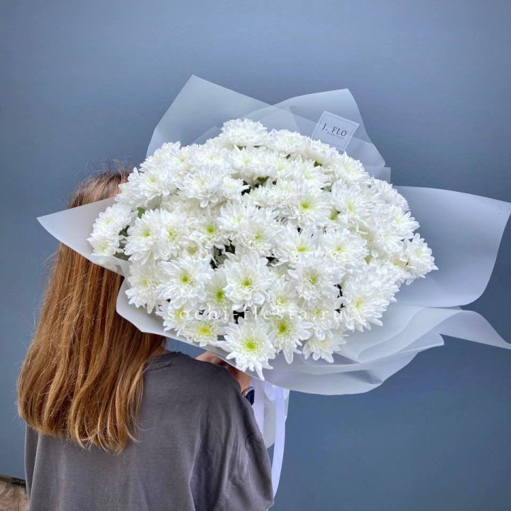 Букет хризантем "Белая снежинка" в Сириусе