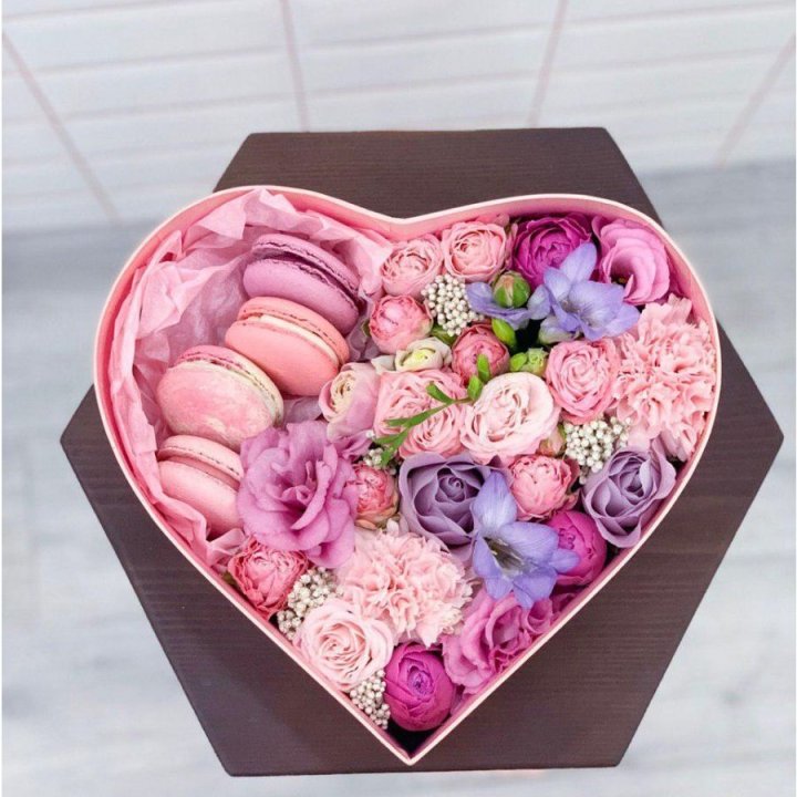 Бокс-сердце с макаронс  в Нижнем Новгороде